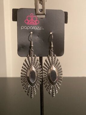 Paparazzi Silver Radiant Marquise Drop Earrings
